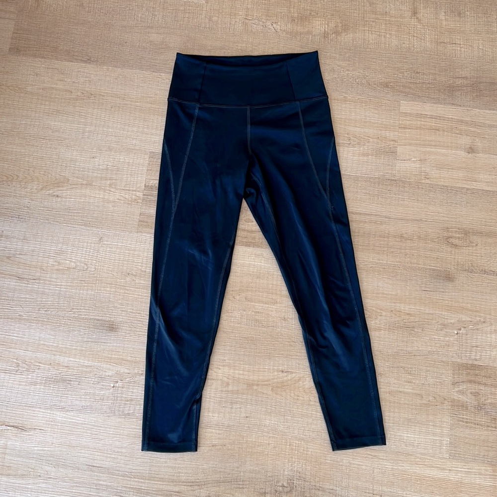 Girlfriend Collective Compressive Pocket Legging in black, size small